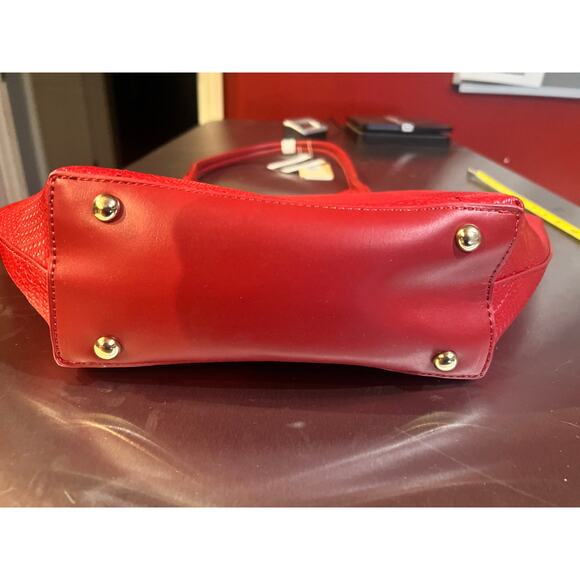 Winston Unique-shaped tote front pocket & removable cosmetic pouch Red NWT - Picture 5 of 15